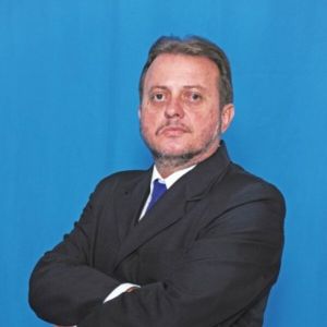 Primeiro secretário a ser renomeado no governo Gentil é o irmão do prefeito. 