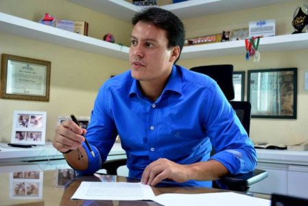 Consolidado no Leste: Felipe Camarão recebe apoio do ex-prefeito Fábio Gentil