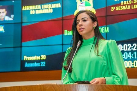 Após 15 dias, carro apreendido com R$ 575 mil ainda está em nome da mãe de Daniella Tema 