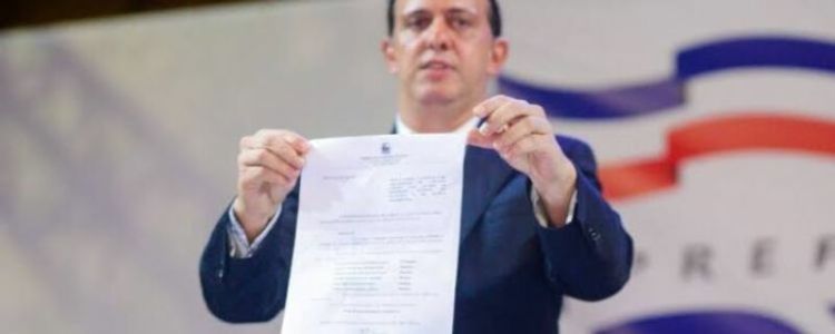 Prefeito é denunciado no Ministério Público por salários atrasados em Caxias-MA. 