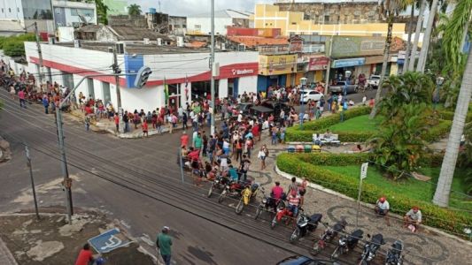 Casos ativos de Covid-19 explodem em Caxias no primeiro mês do ano.