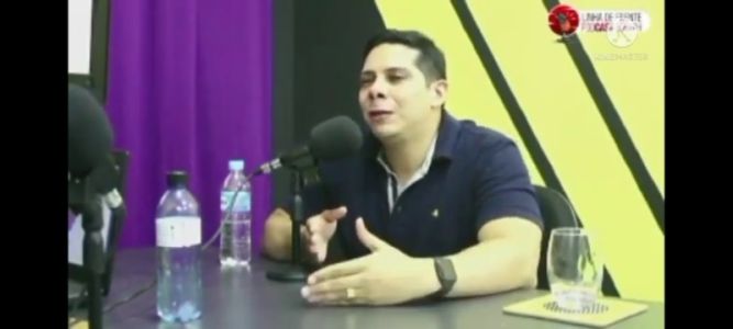 Paulo Marinho Jr responde se foi traído por Fábio Gentil.
