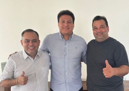 Felipe Camarão se reúne com Adelmo Soares e Catulé Jr. em São Luis-MA 