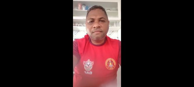 Prefeito e secretário "bloqueiam" fornecedor que recebeu "calote" da prefeitura.
