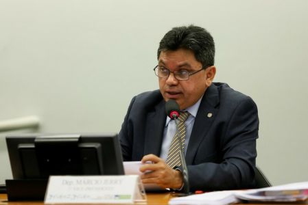 “Elon Musk age para proteger a ilegalidade”, diz Márcio Jerry