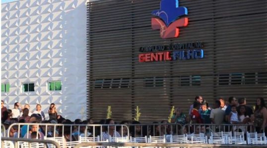 Falta de medicamentos gera bate boca entre paciente e funcionários no Hospital Gentil Filho. Veja os vídeos.