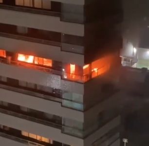 Vídeo: apartamento é destruído pelo fogo em São Luís 