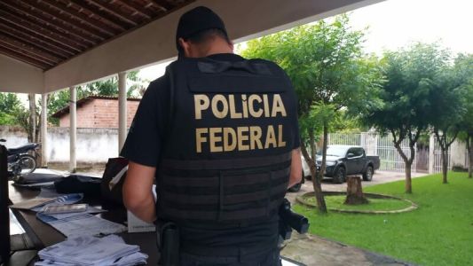 Polícia Federal executa mandato de busca e apreensão em Caxias nesta manhã. 
