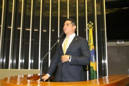 Em discurso de posse, Paulo Marinho Jr. mostrou à que veio