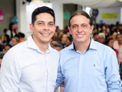 Fábio Gentil fez de tudo para esconder sua aliança com a Família Marinho durante o debate.