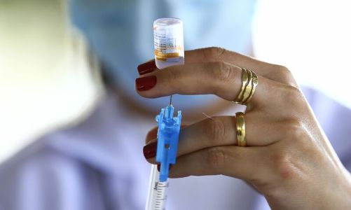 Erro de gestão atrasou 70 milhões de doses da Pfizer ao Brasil