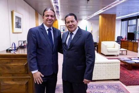 Prefeito está tentando implodir PT em Caxias.