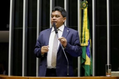 Márcio Jerry defende a revisão das renúncias fiscais