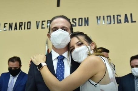 Filha do prefeito é anunciada como "Assessora Especial da Prefeitura".