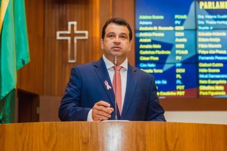 Coordenadora do Lar da Divina Providência agradece ao deputado Adelmo Soares e ao governo do estado pelo carro doado.